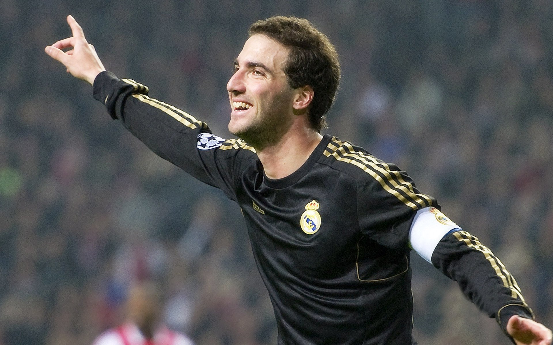 巴塞罗那转会动态:西甲冠军酝酿重大收购阿森纳超级球星,巴塞罗那俱乐部转会